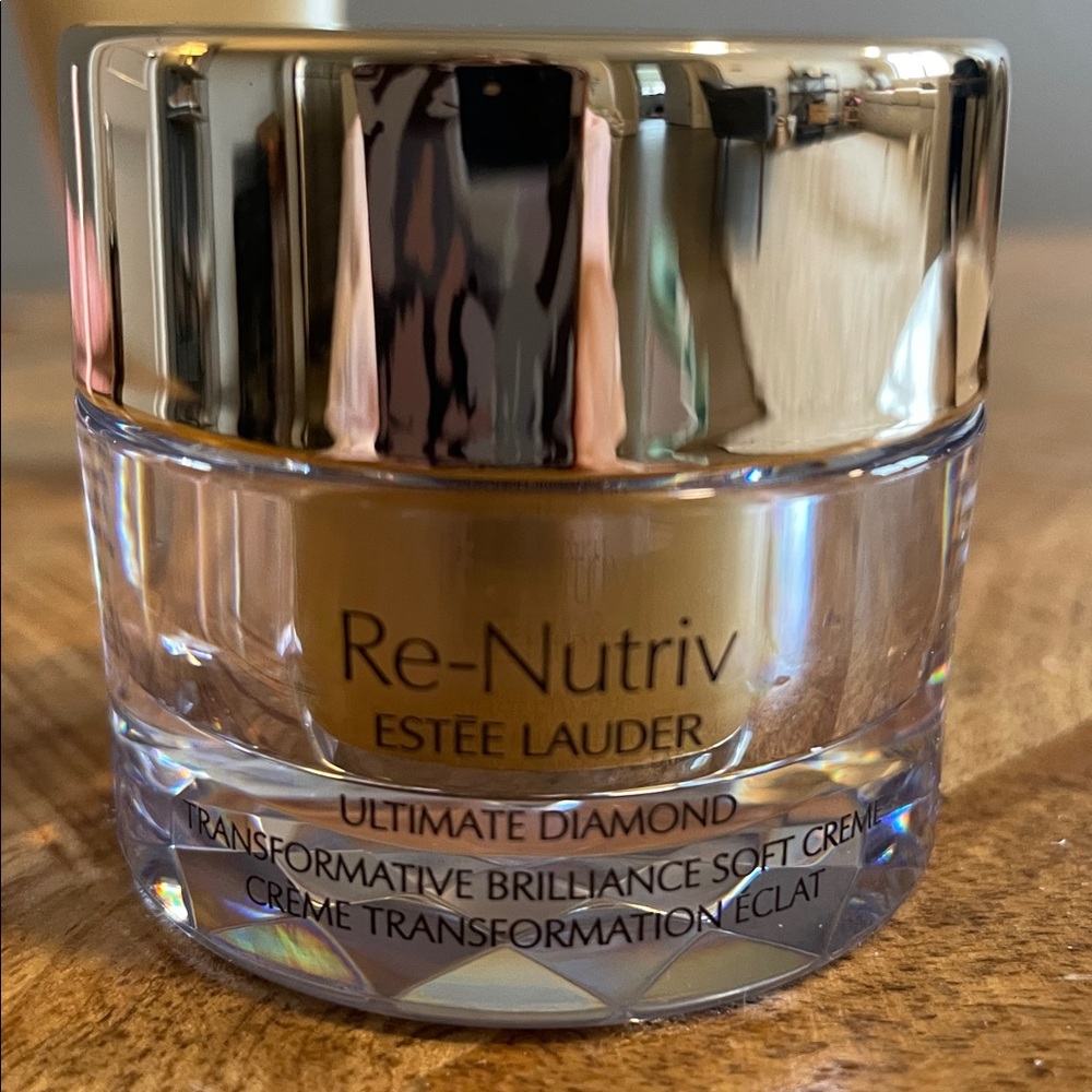 Estee Lauder Re-Nutriv Ultimate Diamond Cream AND Intensive Smoothing Hand Creme - Picture 2 of 6